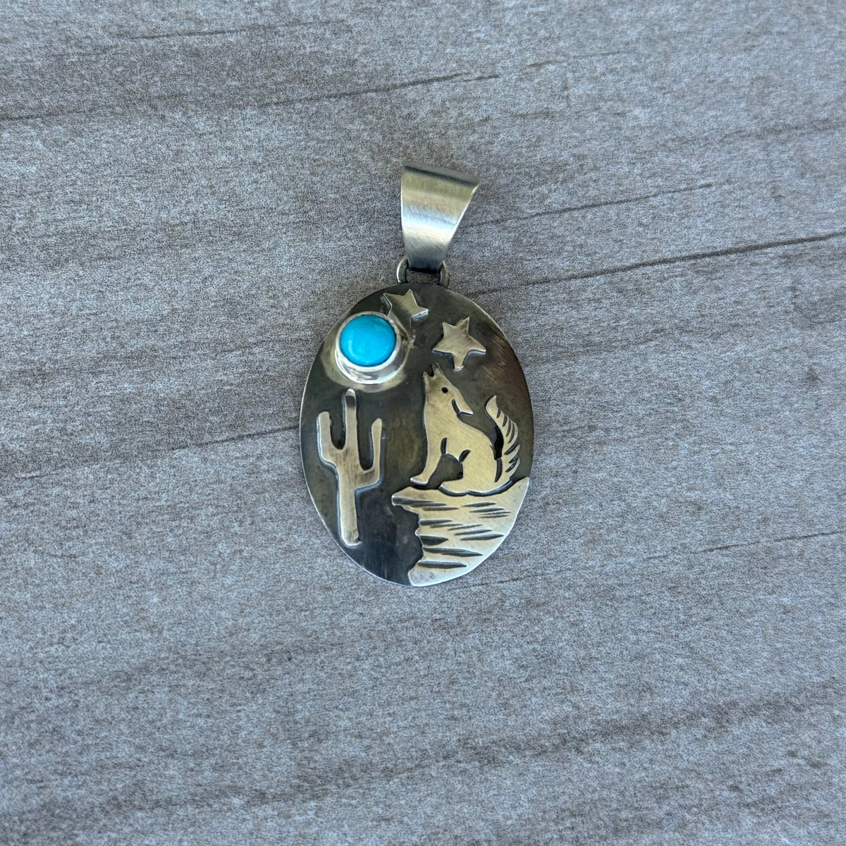 Kingman  Turquoise Wolf Pendant *Native Made
