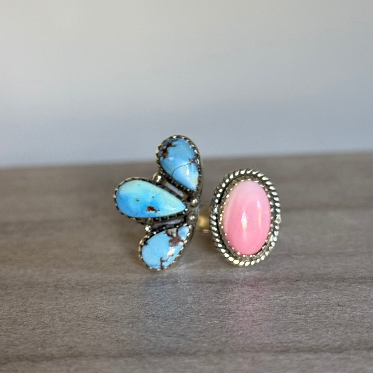 Golden Hills Pink Conch Southwest Floater Rings
