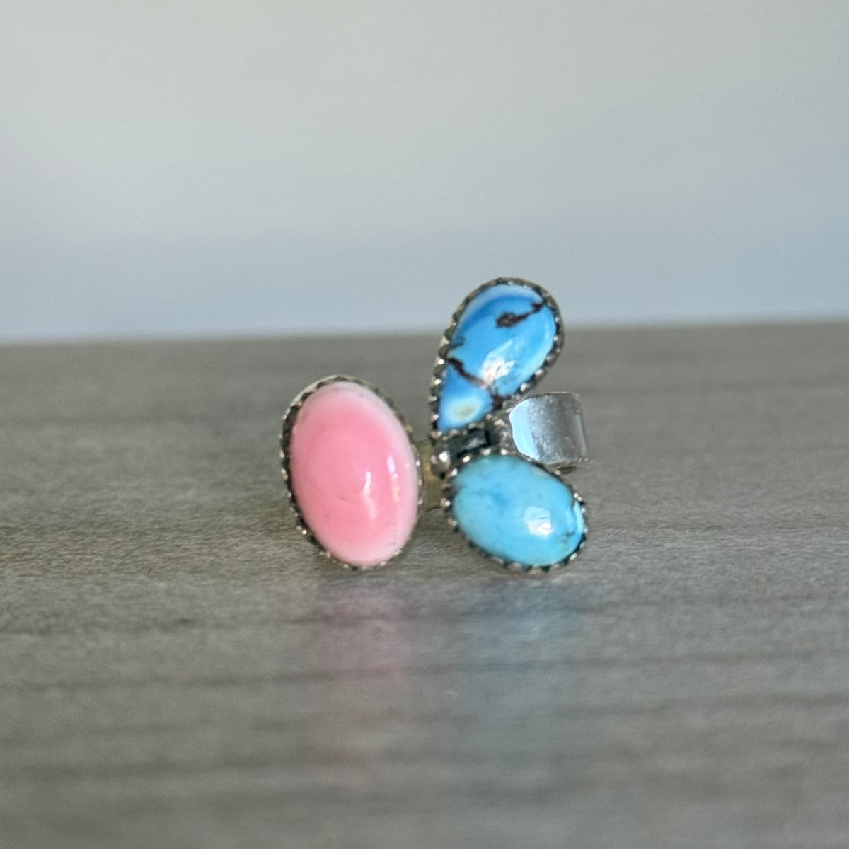 Golden Hills Pink Conch Southwest Floater Rings