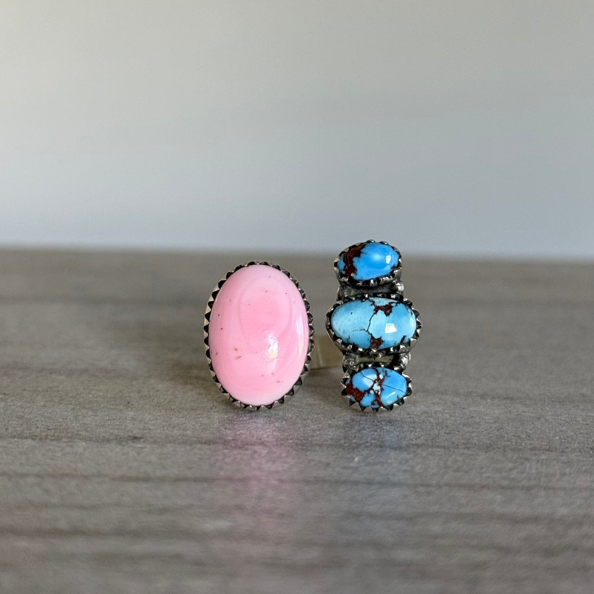 Golden Hills Pink Conch Southwest Floater Rings